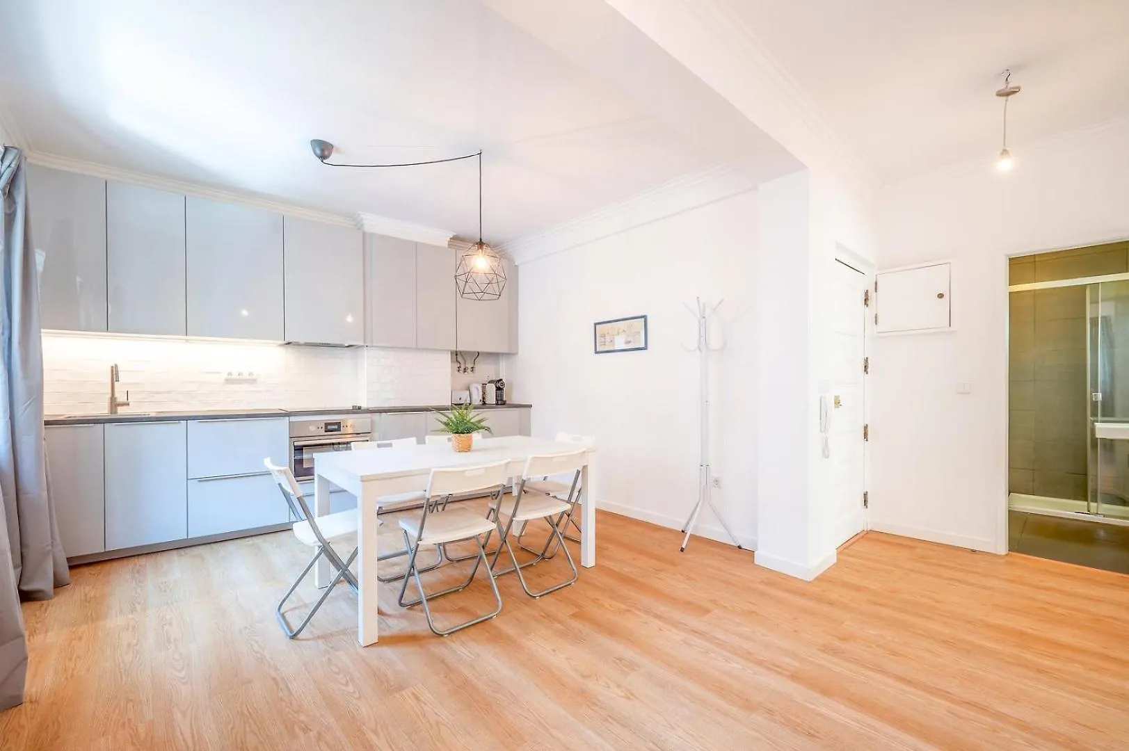Guestready - Blooming Delight Pres Du Centre Apartment Lisbon 0*,  Portugal